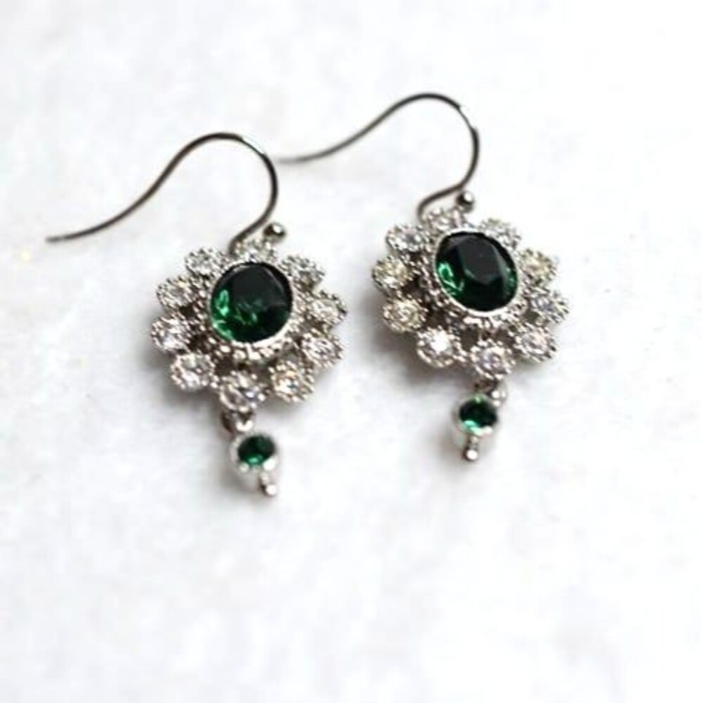 Sparkling Emerald Green Clear Rhinestone Silver Tone Fish Hook Dangle Earrings